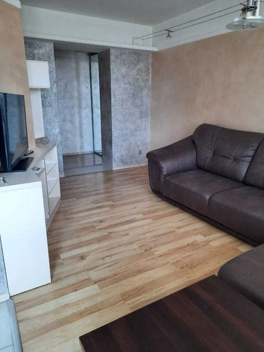 Продам 2к квартиру Дмитрия Яворницкого пр. 100
