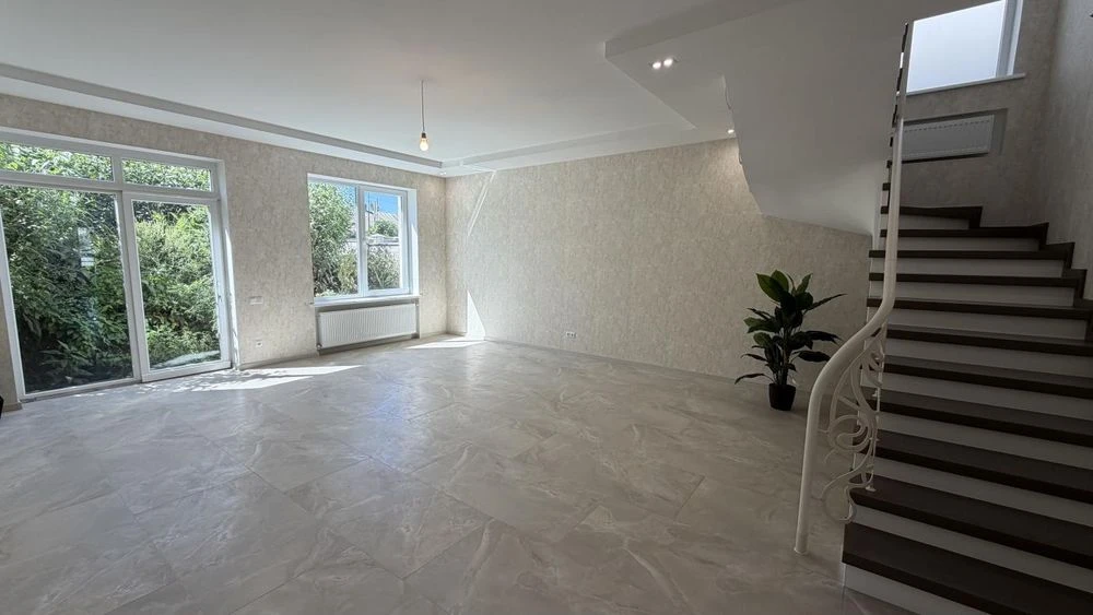 Новый ДОМ, 16 ст.Б.Фонтана, 4 сот, 150м²