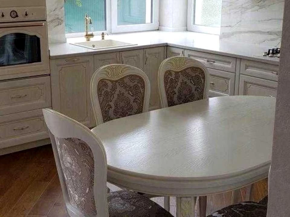Будинок. Ужгород, Золотистая