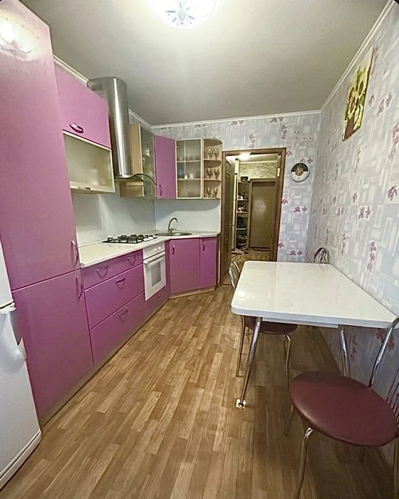 I will sell a large 2-room 60m2 Topol-3 (district Epicenter/Metro/