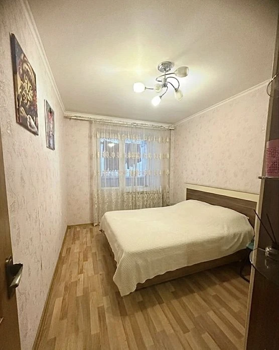 I will sell a large 2-room 60m2 Topol-3 (district Epicenter/Metro/