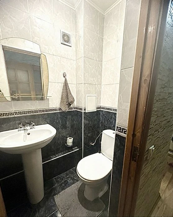 I will sell a large 2-room 60m2 Topol-3 (district Epicenter/Metro/