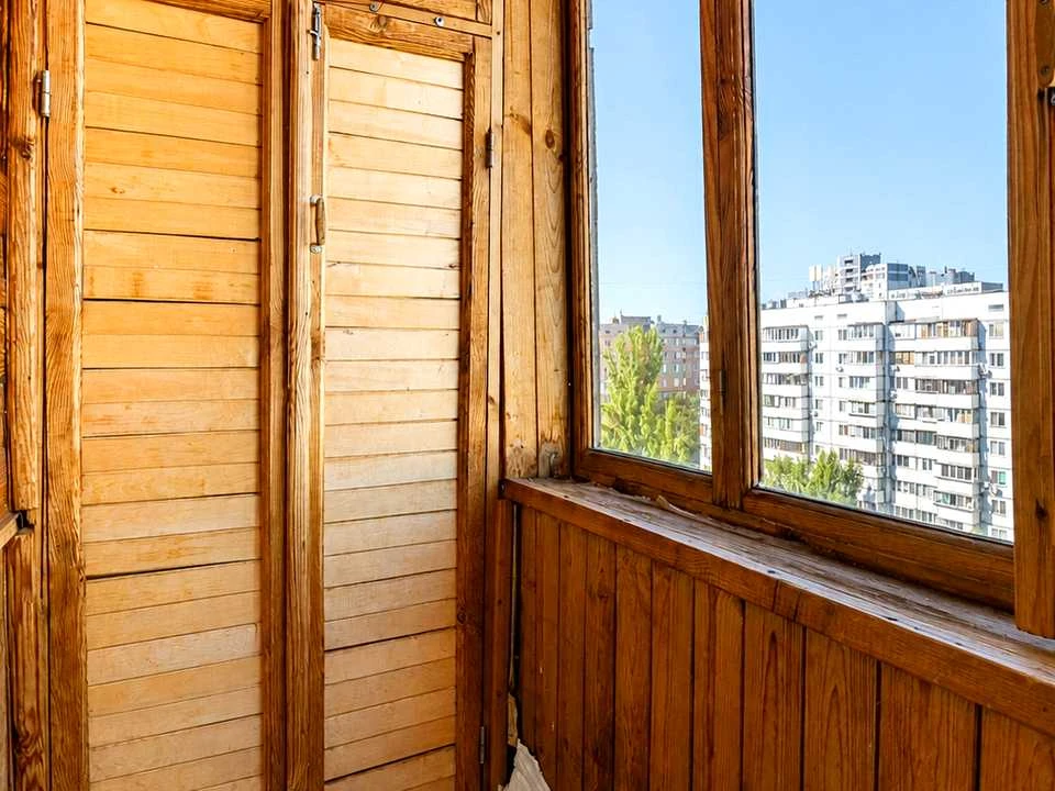 Квартира. Киев, Иорданская ул. (Лайоша Гавро)