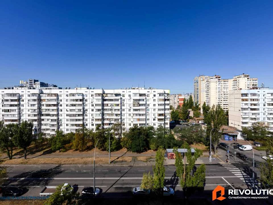 Квартира. Киев, Иорданская ул. (Лайоша Гавро)
