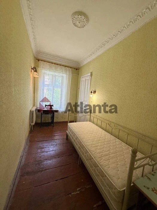 Продам 1-комнатную квартиру, 36 м², 2 этаж, АХО, ул. Среди