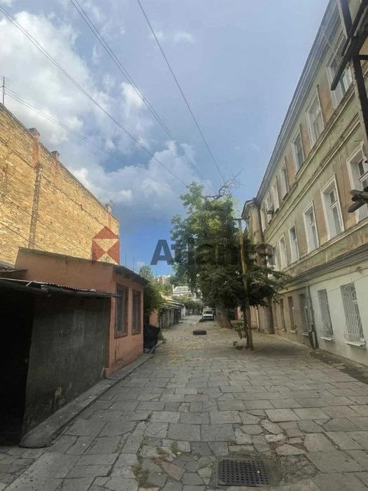 Продам 1-комнатную квартиру, 36 м², 2 этаж, АХО, ул. Среди