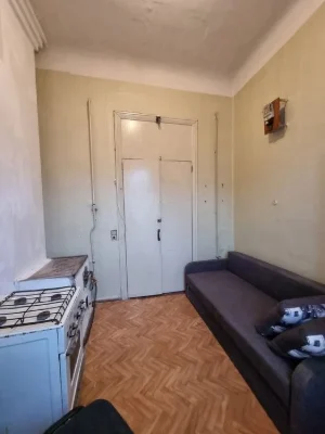Продам 1к в центрі міста, поруч з обласною лікарнею