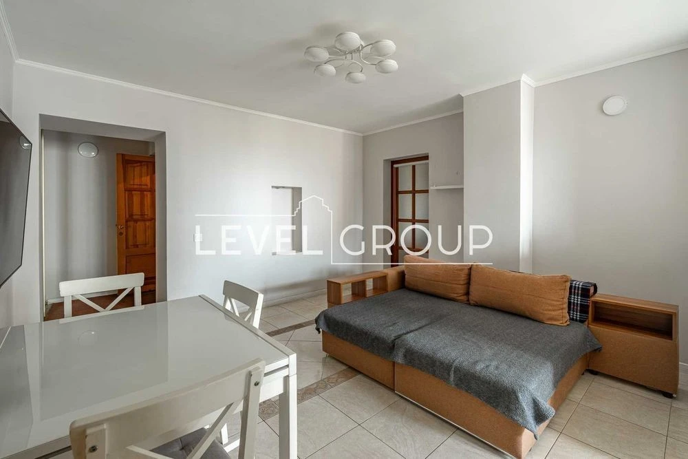 Sale of a 3-room apartment with high-quality renovation 83.3m, D street