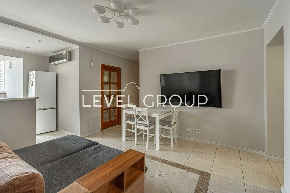 Sale of a 3-room apartment with high-quality renovation 83.3m, D street