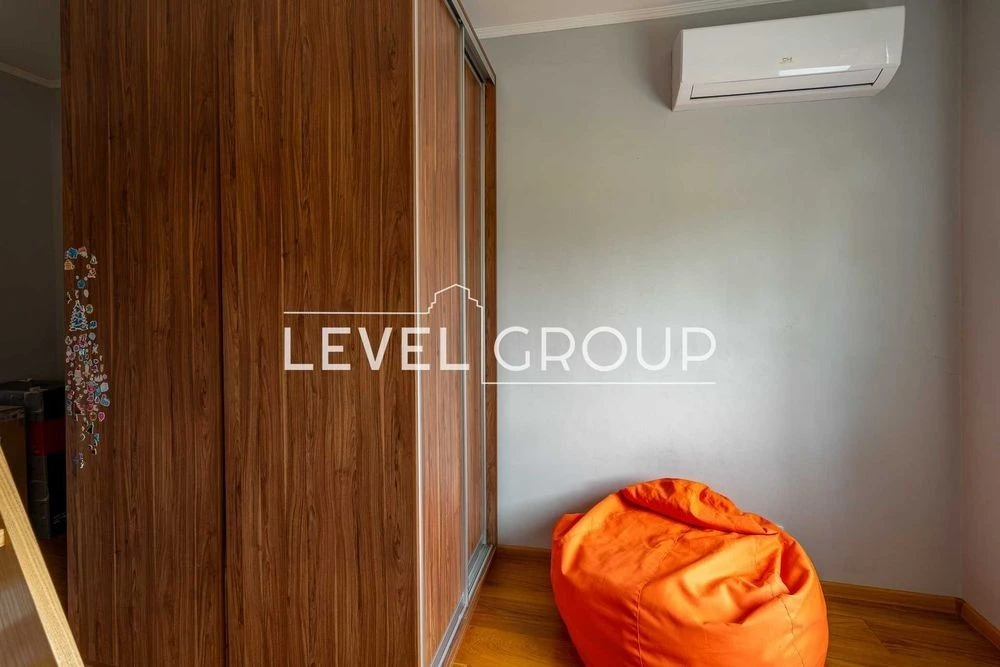 Sale of a 3-room apartment with high-quality renovation 83.3m, D street