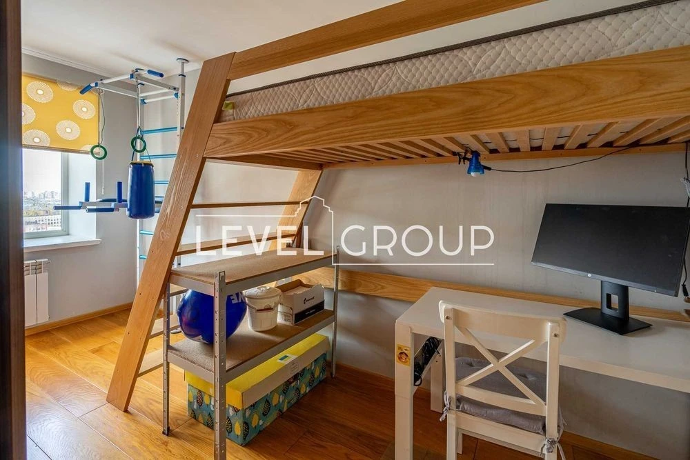 Sale of a 3-room apartment with high-quality renovation 83.3m, D street