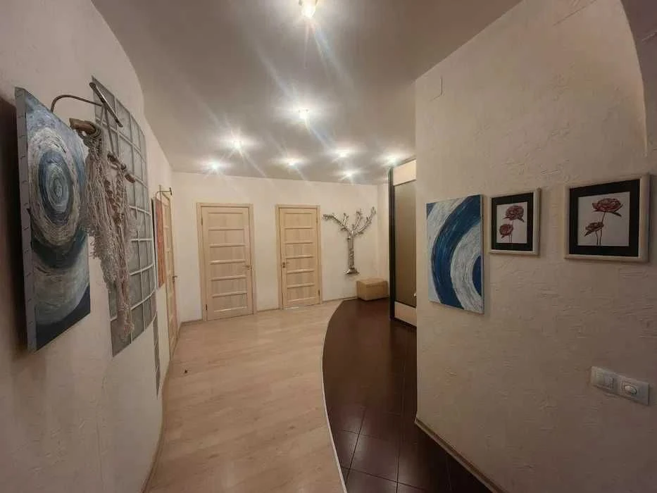 Продам 3 к. квартиру 115 м2 ЖК Гагарина Аэрокосмический метр