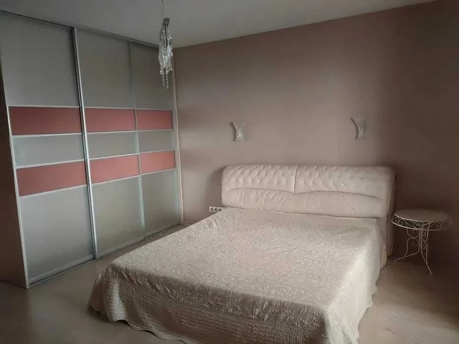 Продам 3 к. квартиру 115 м2 ЖК Гагарина Аэрокосмический метр