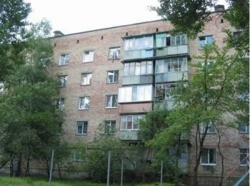 Продаж 3-кімнатної квартири 63.8 м², Поліська вул., 1