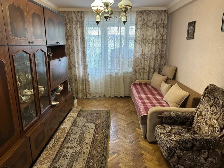Продаж 2-кімнатної квартири 46 м², Волинська вул., 31