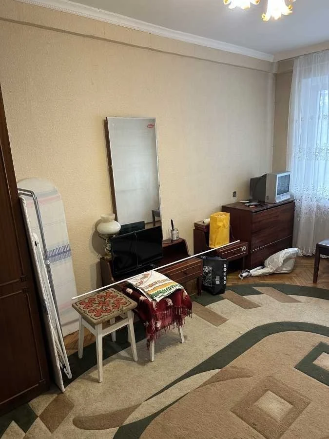 Продаж 2-кімнатної квартири 46 м², Волинська вул., 31