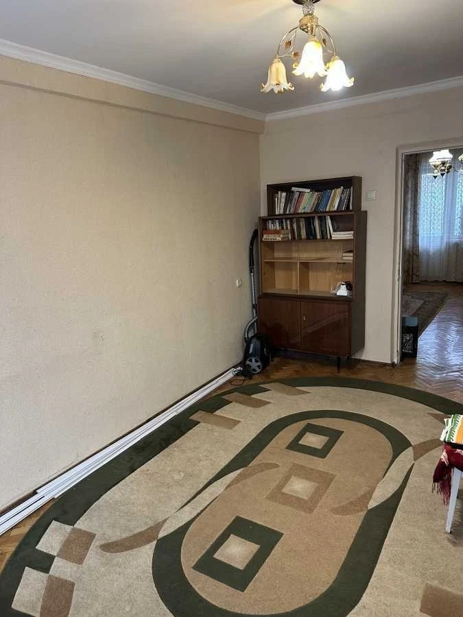 Продаж 2-кімнатної квартири 46 м², Волинська вул., 31