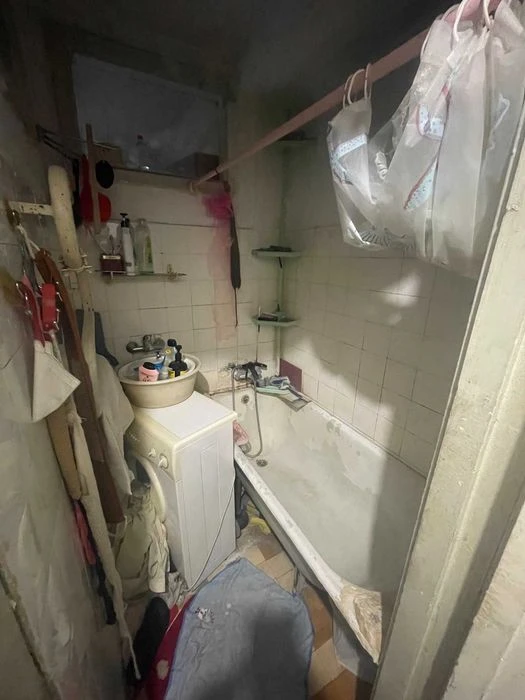 Продам 3к Велика Васильківська 131, цегла, метро Либідська