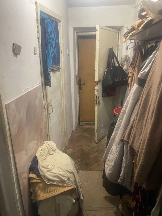 Продам 3к Велика Васильківська 131, цегла, метро Либідська