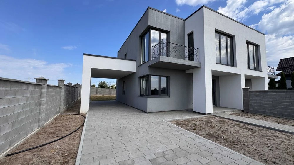 Продам котедж. Ділянка 5 сот. Паркан по периметру. масив Киї