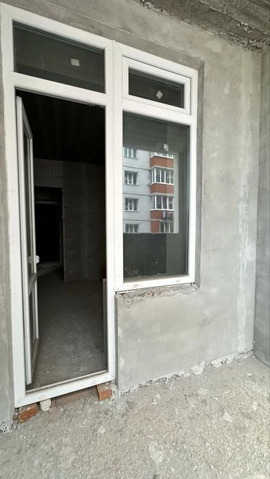 Продаж 1к . Інститутська . Зданий будинок з комунікаціями.