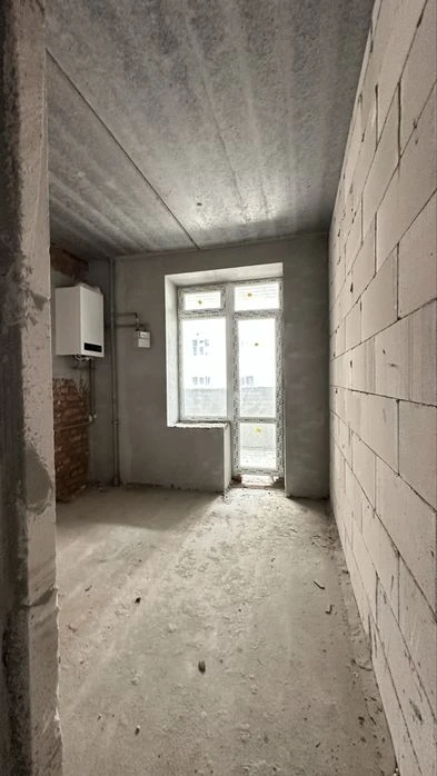 Продаж 1к . Інститутська . Зданий будинок з комунікаціями.