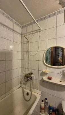 Продам 1к. гостинку со своими службами м. Индустриальная 10