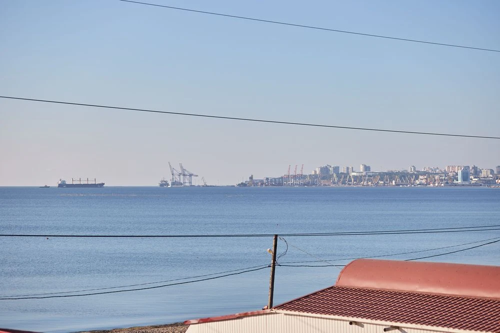 A summer house by the sea in the city map. 195 pier. fair