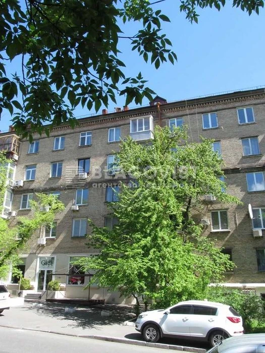 2К вул Тарасівська 3 СТАЛІНКА ЦЕНТР м. Університет м. Площа