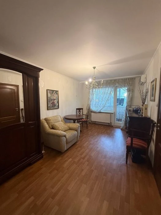 Продам 2к квартиру Лівобережний-2