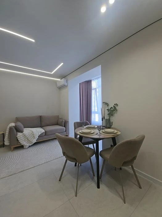 CENTER 1 bedroom apartment 8th floor 45m Town Central
