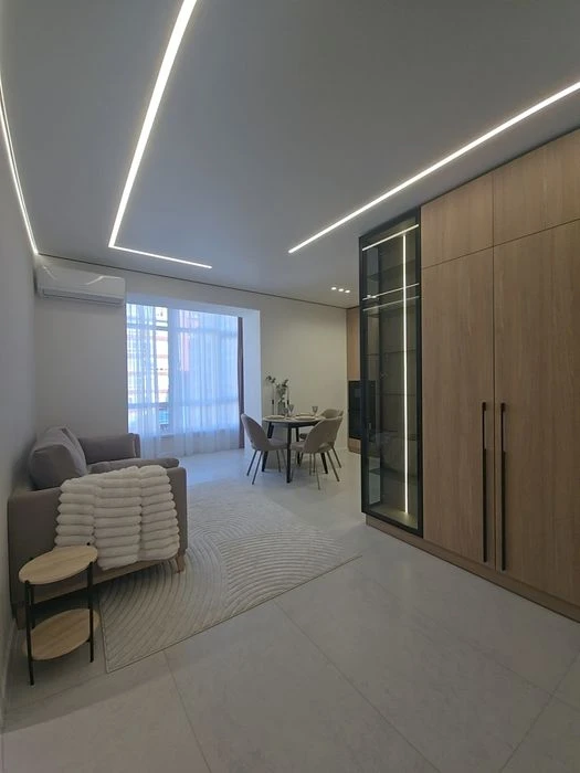 CENTER 1 bedroom apartment 8th floor 45m Town Central