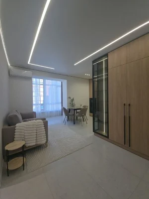 CENTER 1 bedroom apartment 8th floor 45m Town Central
