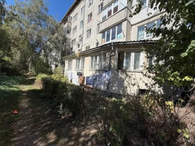 Продаж великої 3 кім квартири з земельною ділянкою