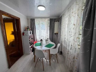 Продаж великої 3 кім квартири з земельною ділянкою