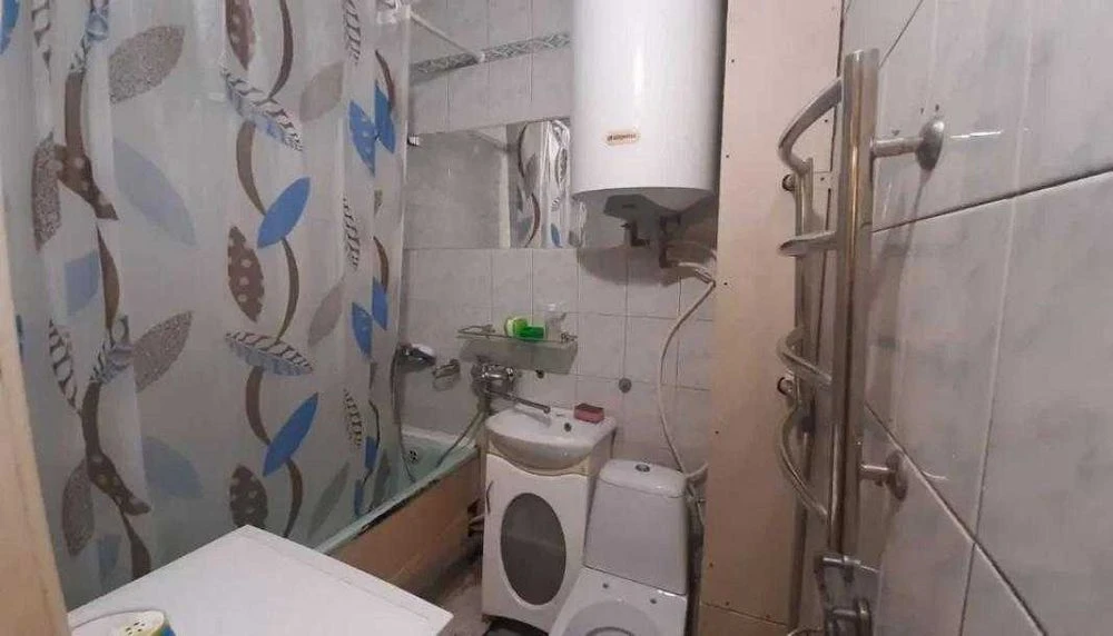 Перший будинок від метро! Простора 2к (56 м²) на Олексіївці,