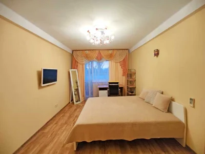 Квартира. Київ, Микільсько-Ботанічна вул.