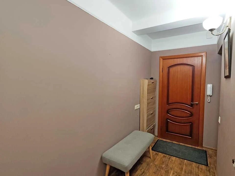 Квартира. Київ, Микільсько-Ботанічна вул.