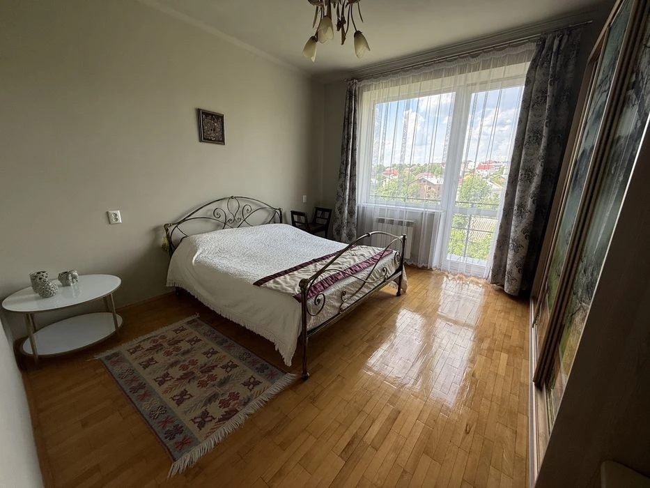 Продам будинок 280м кв р-н Лєзнєво