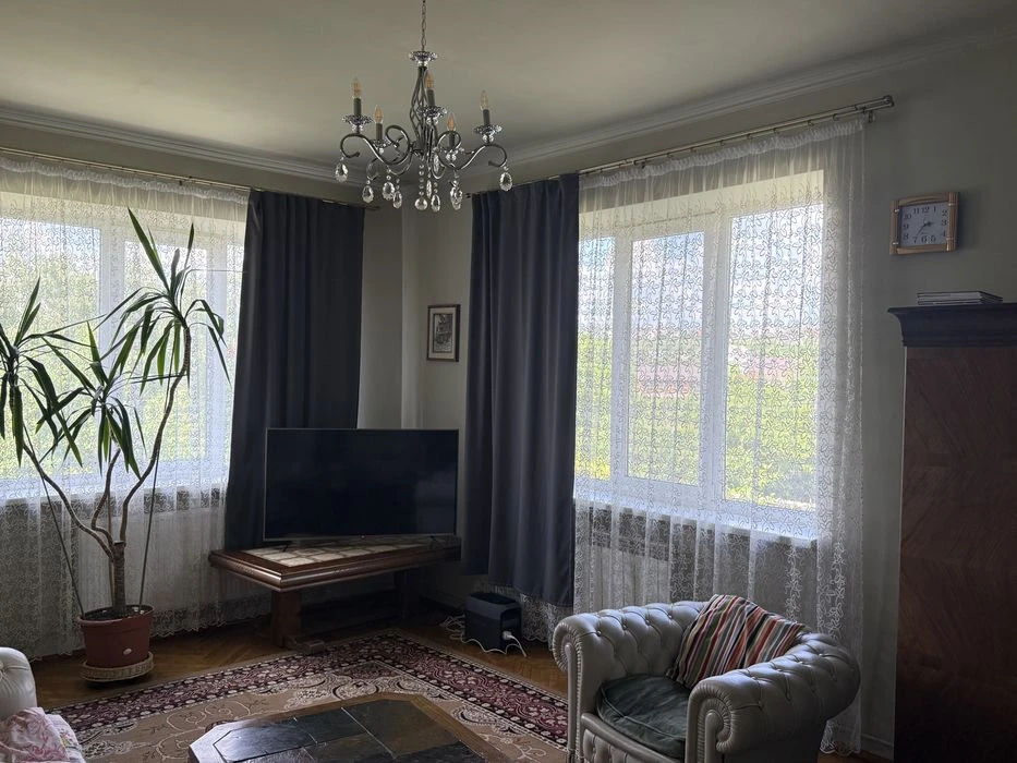 Продам будинок 280м кв р-н Лєзнєво