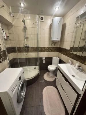Продам 2х комнатную квартиру (3 этаж)улица Космическая(Автор