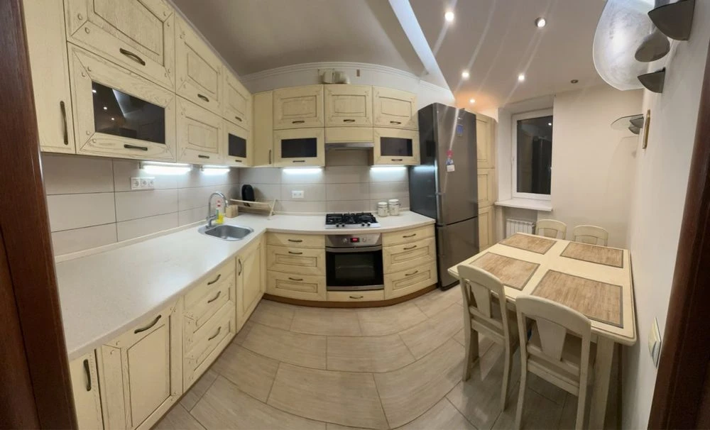 Продам 2х комнатную квартиру (3 этаж)улица Космическая(Автор
