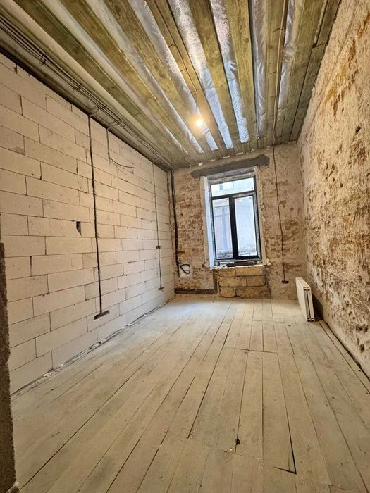 продам 3 комнатную квартиру в центре