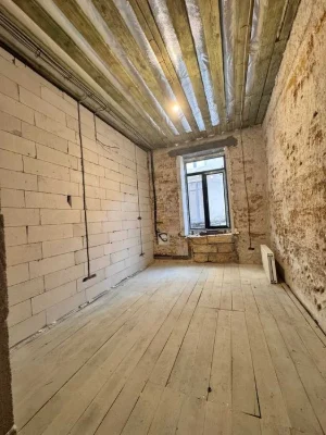 продам 3 комнатную квартиру в центре