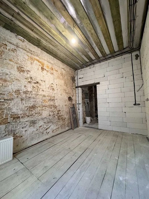 продам 3 комнатную квартиру в центре