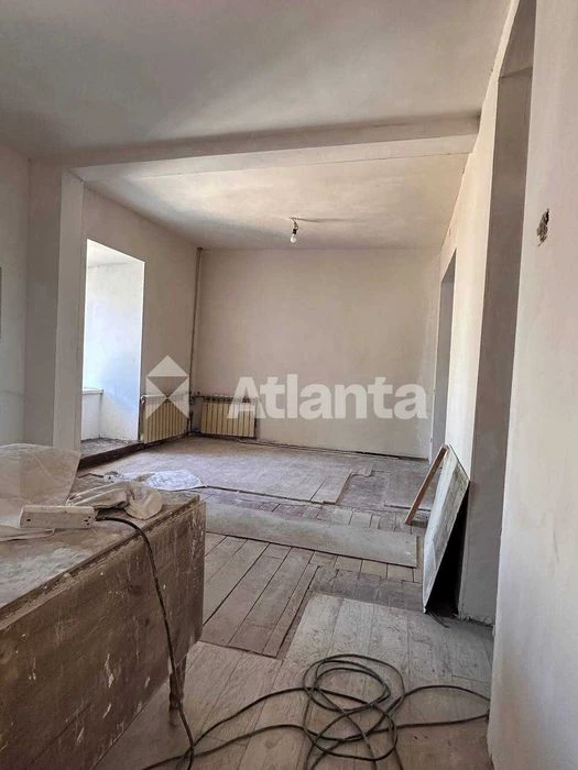 Унікальна 3-кімнатна квартира 55 м² біля театру "Опери та ба