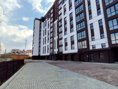 Квартира. Івано-Франківськ, Ленкавського вул., (Будинок)
