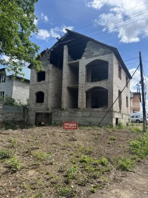 Продаж кутової ділянки з недобудовою Червениця вул.Лісова