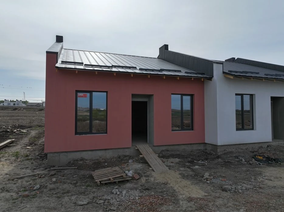 Продам котедж з міськими мережами
