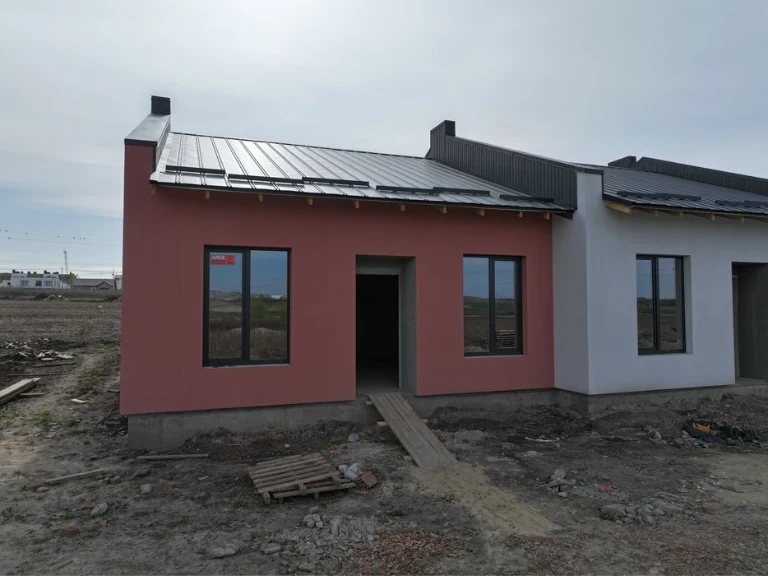Продам котедж з міськими мережами